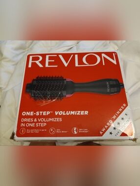 Revlon One-Step Volumizer Hair Dryer Brush